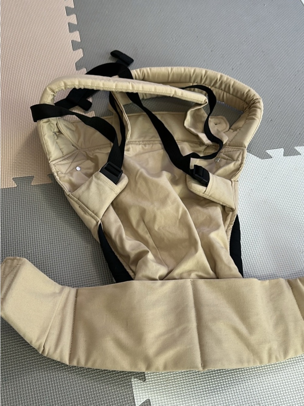 Momcozy Beige Carrier - Picture 3 of 5